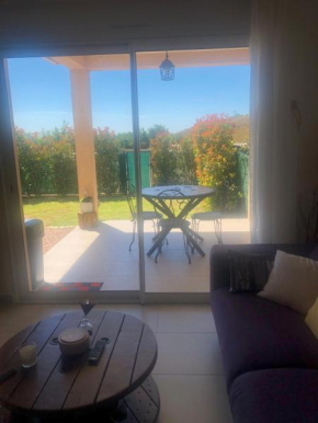 Mini-villa mitoyenne de type F2 proche Golfe de Lava